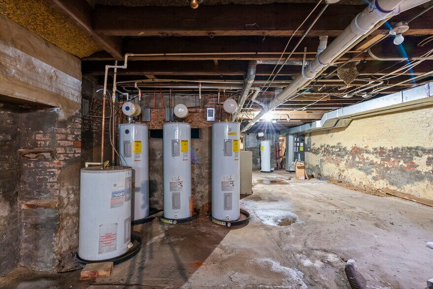 More Photos Of 1433 W Lombard St, Baltimore Multifamily For Sale