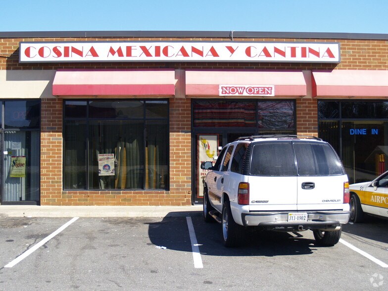 More Photos Of 370-386 Greenbrier Dr, Charlottesville Flex For Lease