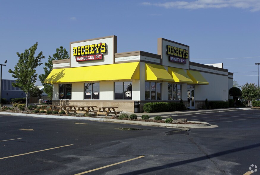 More Photos Of 2409 W Kenosha Ave, Broken Arrow Unknown For Lease