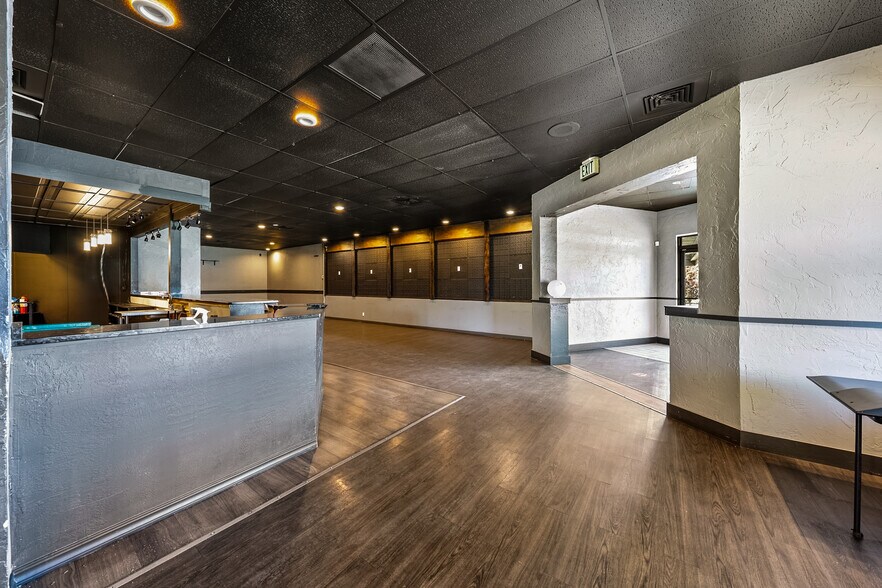 More Photos Of 2345 Ashland St, Ashland Freestanding For Lease