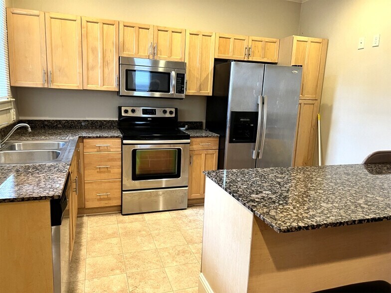 More Photos Of 401 Adams Ave, Evansville Multifamily For Sale
