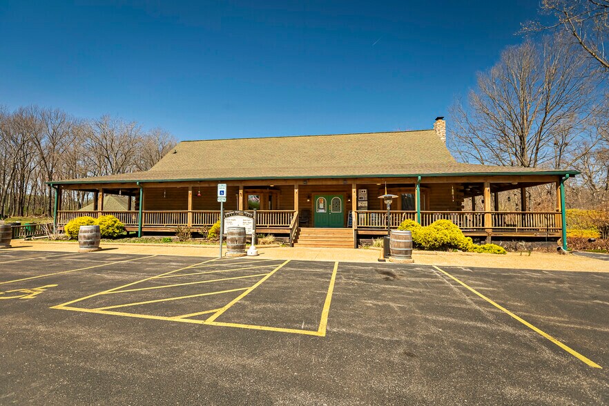 More Photos Of 14391 IL-37, Whittington Winery Vineyard For Sale