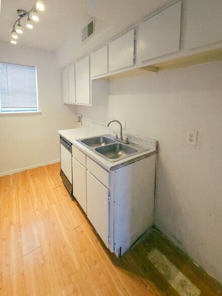 More Photos Of 8600 Theta St, Houston Apartments For Sale