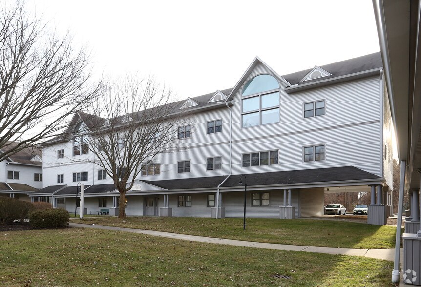 Primary Photo Of 420 E Main St, Branford Medical For Sale