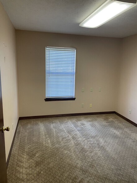 More Photos Of 3298 Summit, Pensacola Office For Lease
