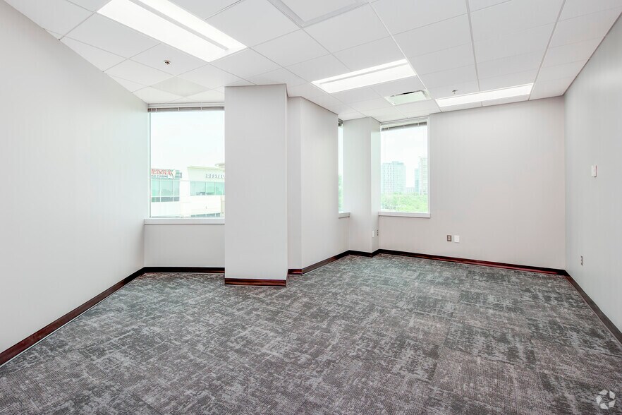 More Photos Of 1934 Old Gallows Rd, Vienna Office For Lease