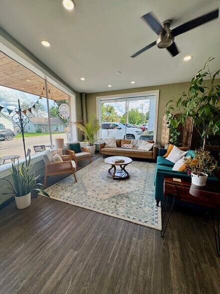 More Photos Of 202 River St, Hartsville General Retail For Sale