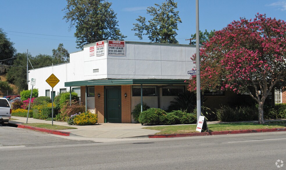 More Photos Of 10643-10661 Riverside Dr, North Hollywood Office For Lease
