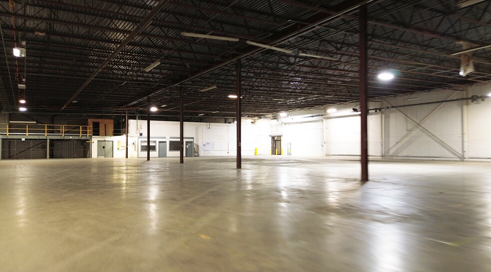 More Photos Of 2415 N Highway 81, Anderson Manufacturing For Lease