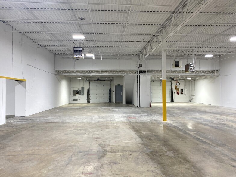 More Photos Of 243 Cockeysville Rd, Cockeysville Warehouse For Lease