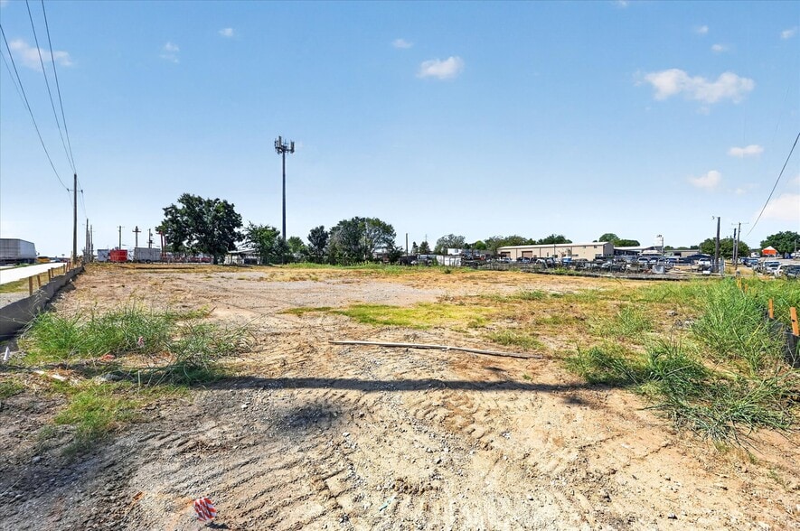 More Photos Of 5600 E Loop 820 S, Fort Worth Land For Sale