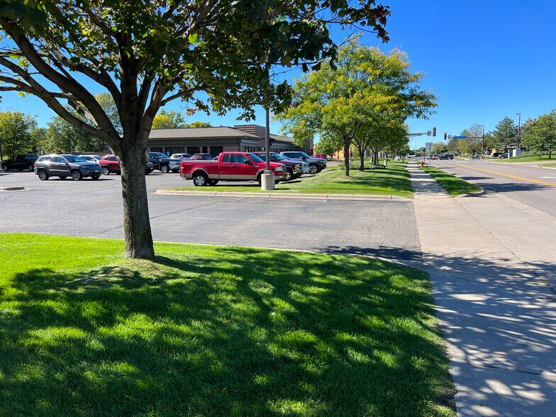 More Photos Of 3161 NW Northdale Blvd, Minneapolis Office For Lease