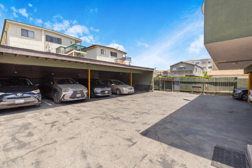 More Photos Of 1001 E Acacia Ave, Glendale Apartments For Sale