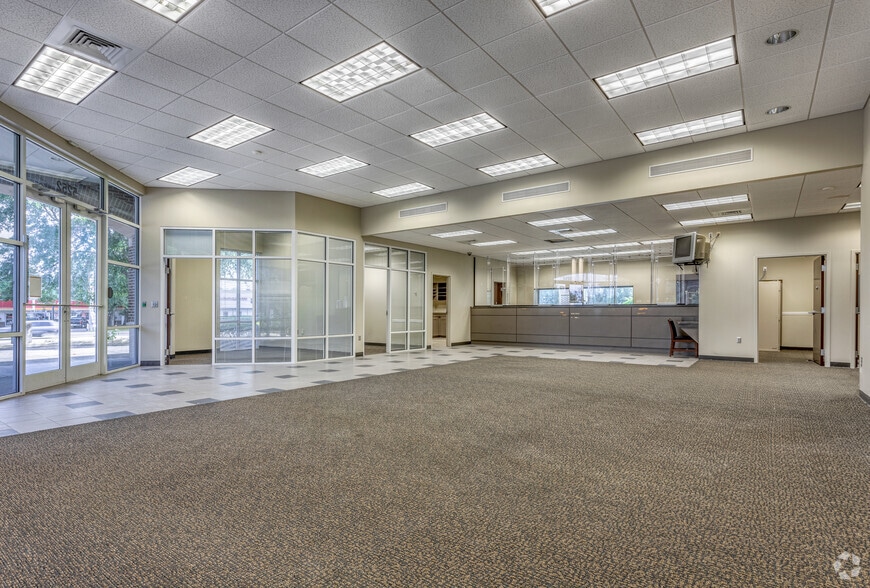 More Photos Of 5252 Ehrlich Rd, Tampa Bank For Sale