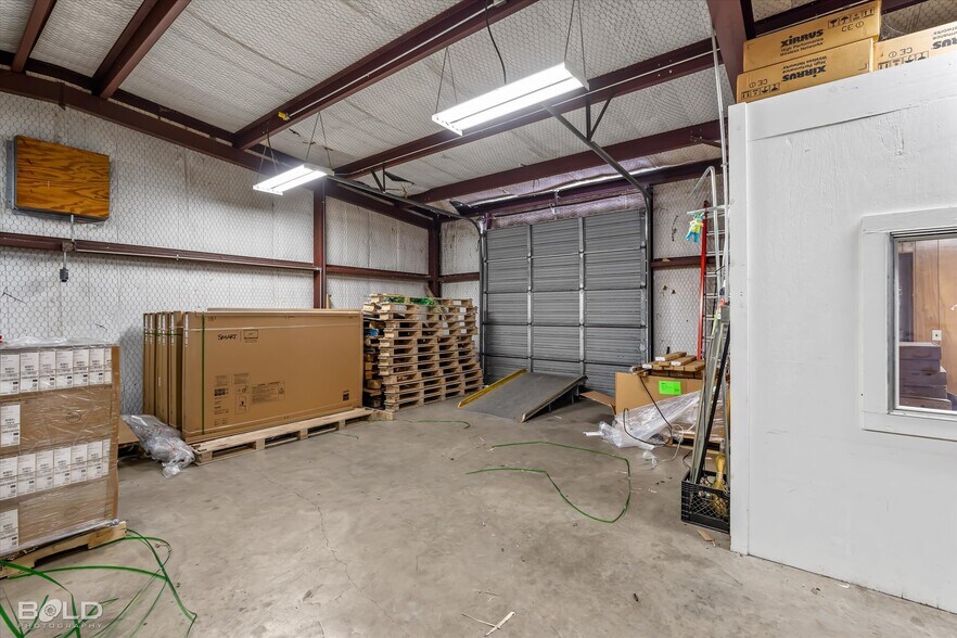 More Photos Of 523 Oxford Rd, Mansfield Office For Sale