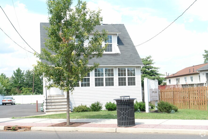 More Photos Of 1462 Roosevelt Ave, Carteret Office For Sale