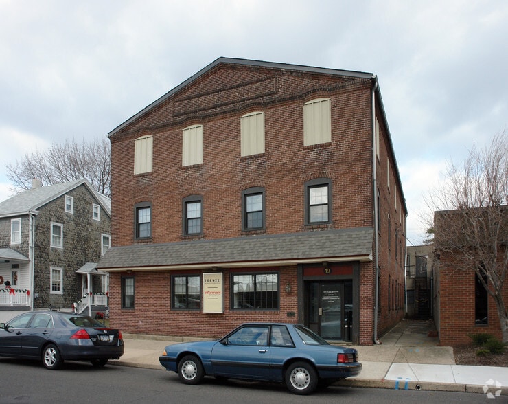 More Photos Of 19 Jenkins Ave, Lansdale Office For Lease