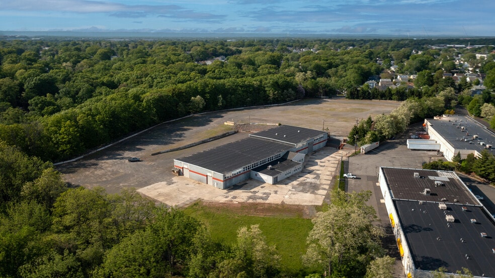 More Photos Of 75 Glendale Ave, Edison Manufacturing For Sale