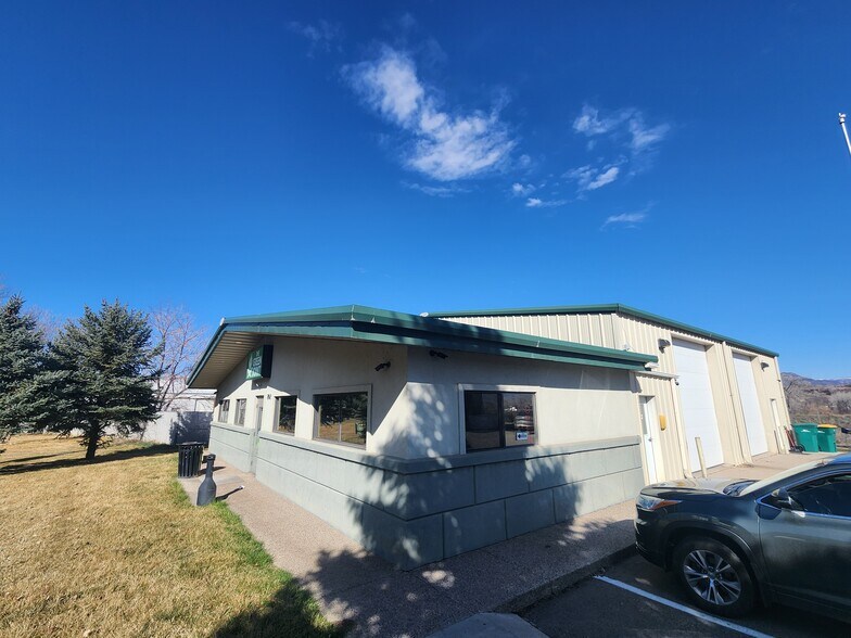 More Photos Of 2102 Airport Rd, Rifle Warehouse For Sale