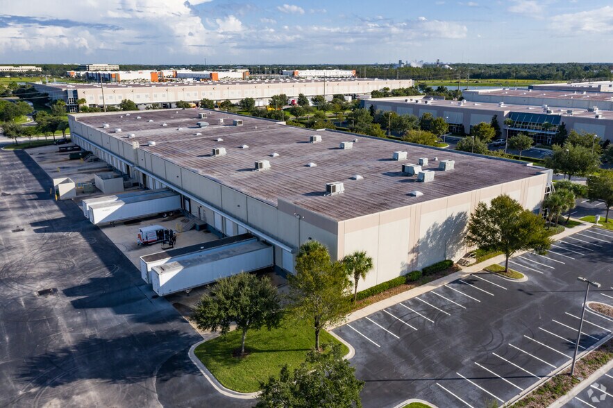 More Photos Of 2405 Commerce Park Dr, Orlando Unknown For Lease
