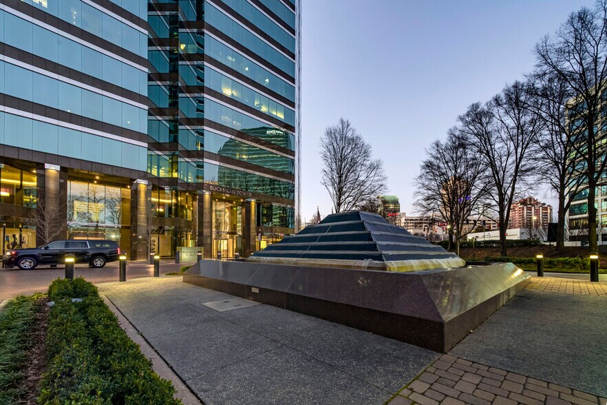 More Photos Of 3399 Peachtree Rd NE, Atlanta Coworking Space