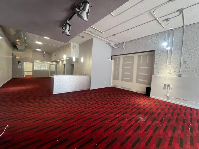 More Photos Of 906 W Belmont Ave, Chicago Medical For Lease