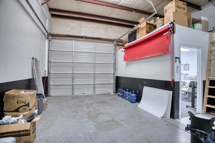 More Photos Of 5055 D Old Ellis Pt, Roswell Light Manufacturing For Lease