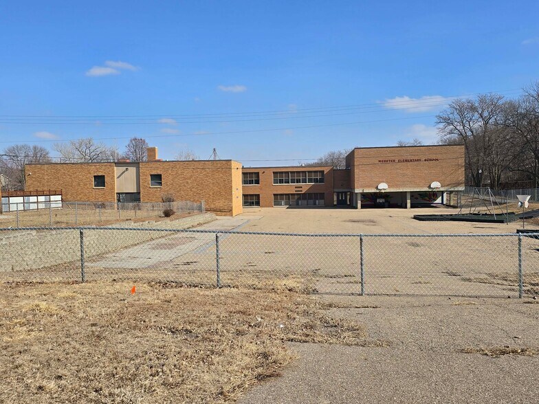 More Photos Of 613 Mulberry st, Yankton Specialty For Sale