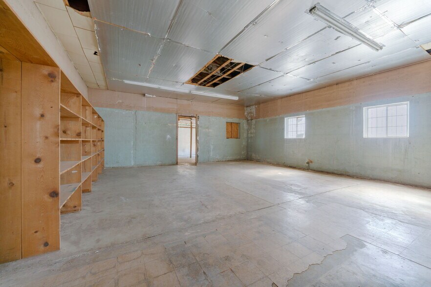 More Photos Of 1812 S Presa St, San Antonio Freestanding For Sale