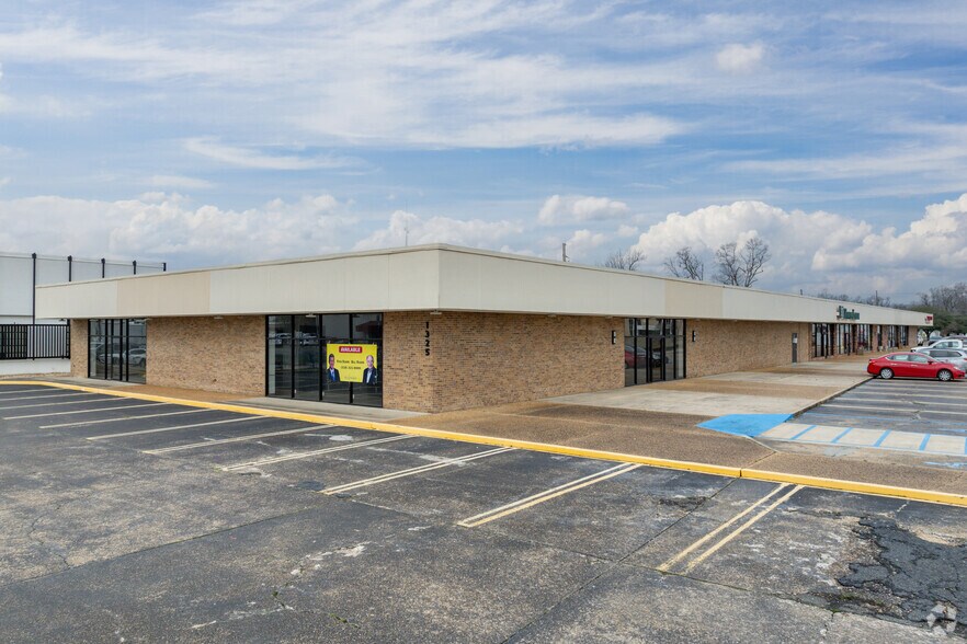 Primary Photo Of 1355 Louisville Ave, Monroe Office For Sale