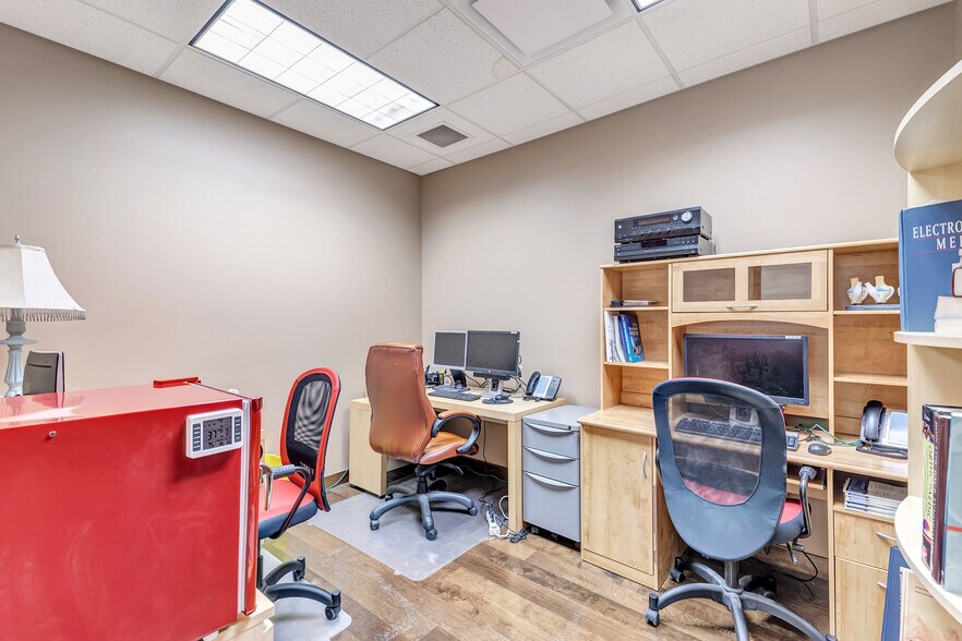 More Photos Of 2411 Holmgren Way, Green Bay Healthcare For Lease