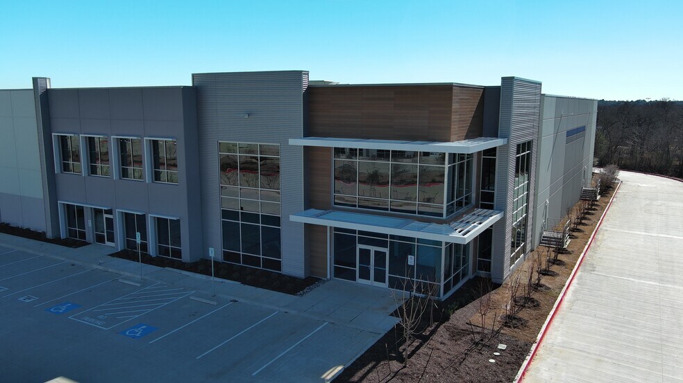 More Photos Of Mustang Court at DFW International Airport, Bldg 1, Grapevine Unknown For Lease