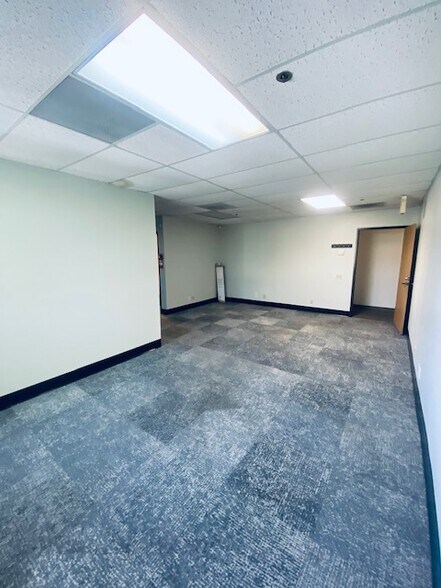 More Photos Of 26212 Dimension Dr, Lake Forest Light Manufacturing For Lease