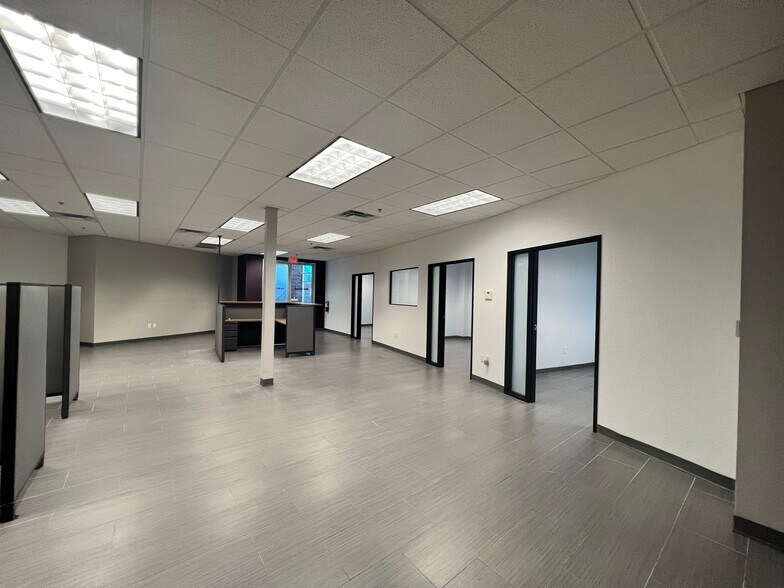 More Photos Of 2401 W Glendale Ave, Phoenix Medical For Lease