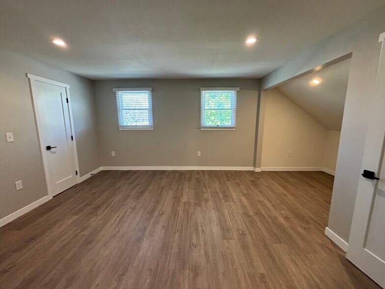 More Photos Of 183 N Waverly St, Orange Apartments For Sale
