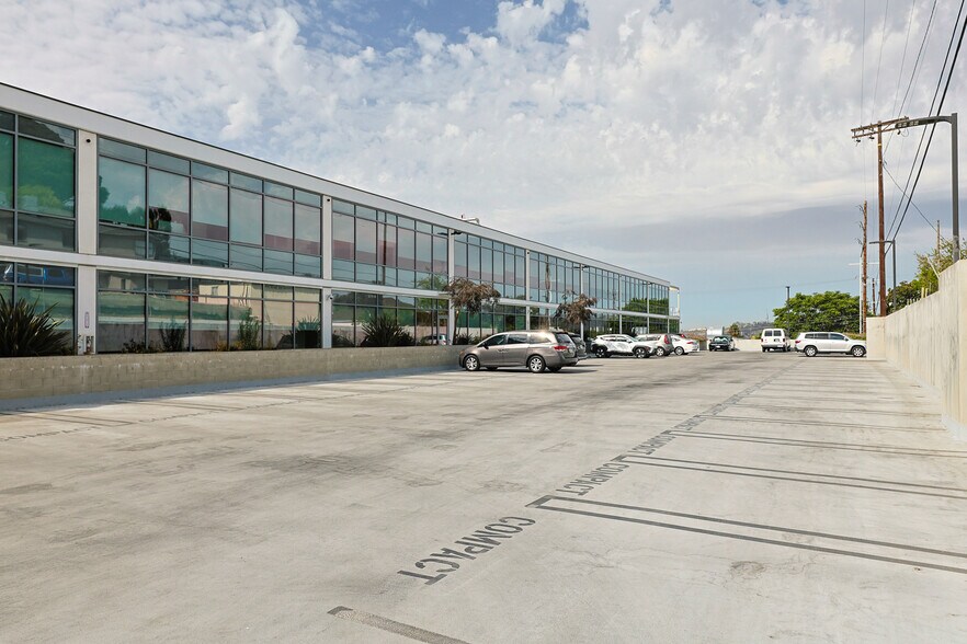 More Photos Of 3331 N Broadway, Los Angeles Office For Sale