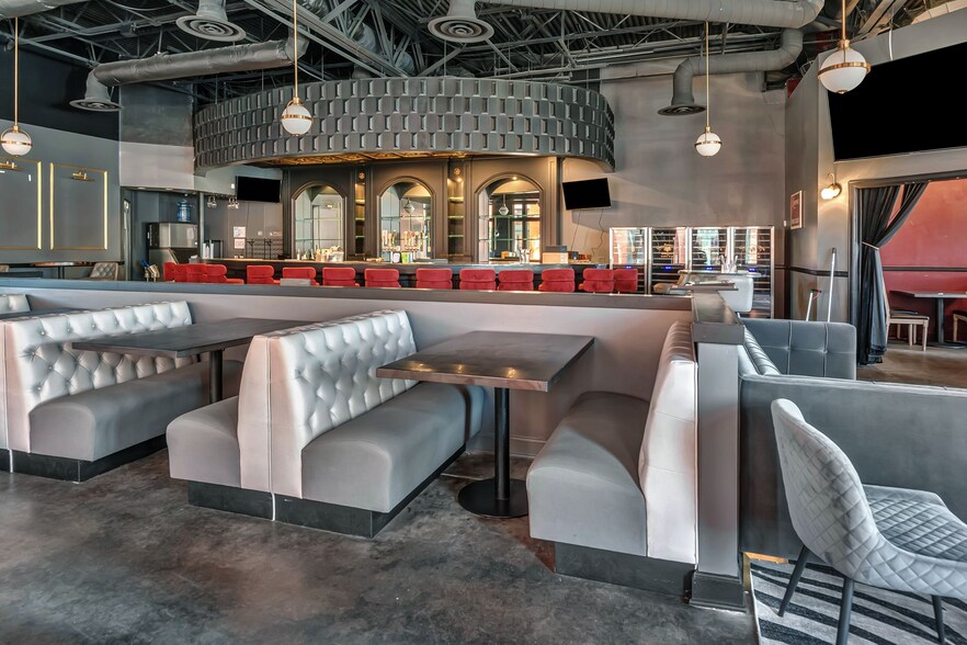 More Photos Of 890 Parker Sq, Flower Mound Storefront Retail Office For Lease