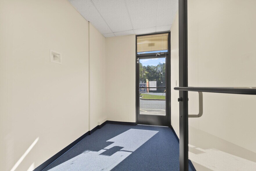 More Photos Of 3619 Richmond Hwy, Stafford Light Distribution For Lease