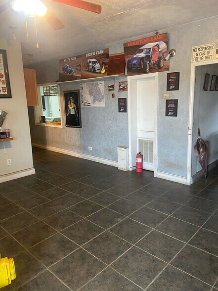 More Photos Of 1220 College St, Clarksville Industrial For Sale