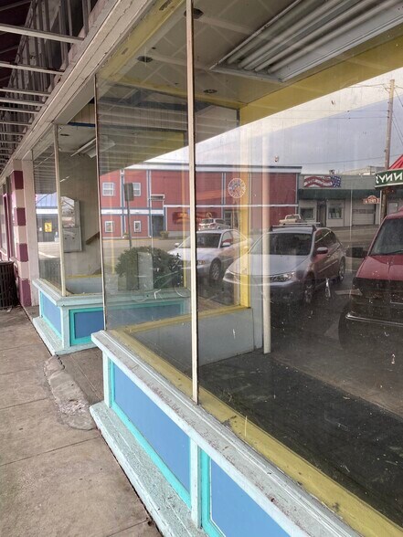 More Photos Of 57 N Adams St, Coquille Apartments For Lease