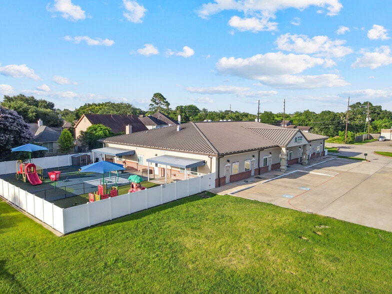Primary Photo Of 15606 W Airport Blvd, Sugar Land Medical For Sale