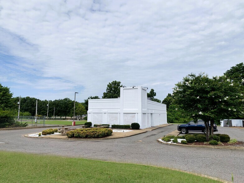 More Photos Of 3623 Elvis Presley Blvd, Memphis Fast Food For Lease
