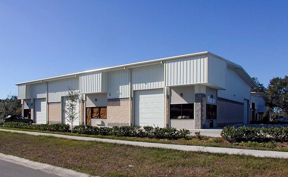 Primary Photo Of 565 Frederica Ln, Dunedin Warehouse For Lease