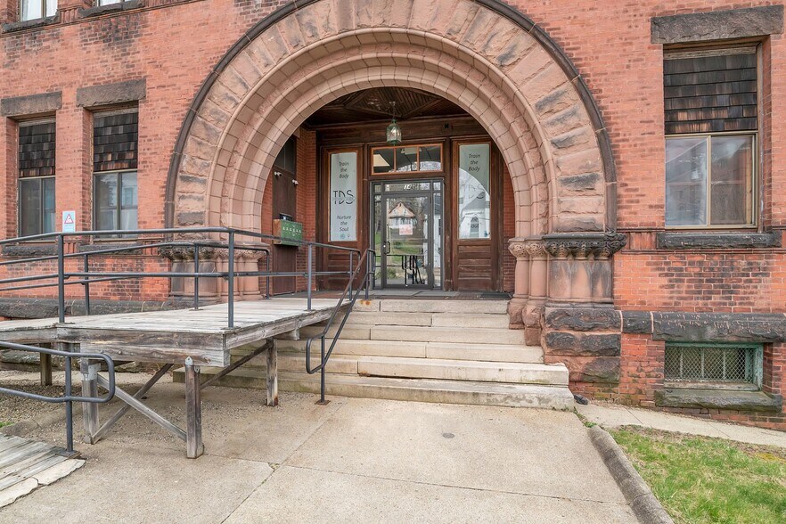 More Photos Of 34 N Main St, Orange Schools For Sale