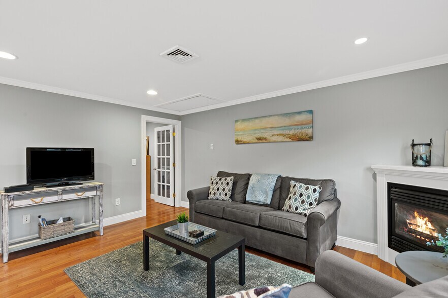 More Photos Of 5030 State Hwy, Eastham Freestanding For Sale