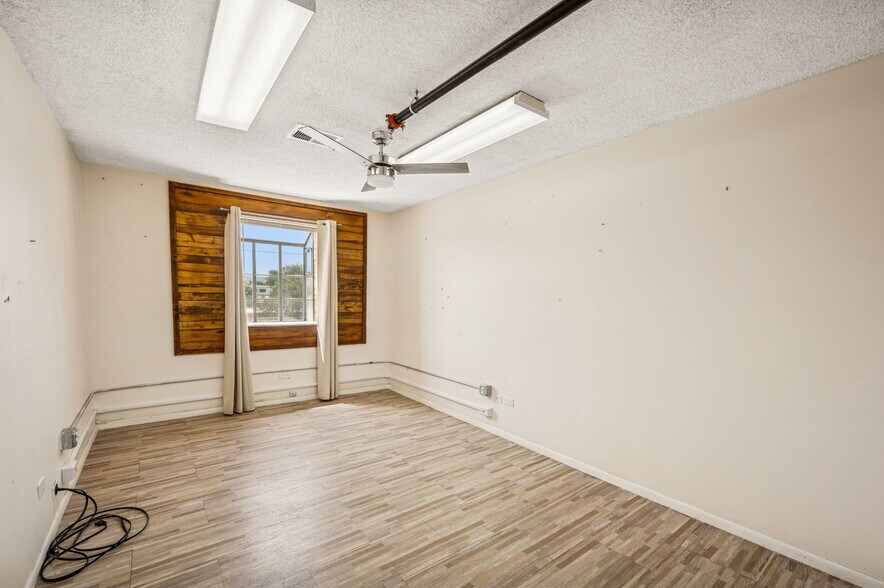 More Photos Of 313 W Bayaud Ave, Denver Warehouse For Lease