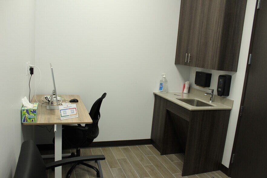 More Photos Of 14300 Ronald Reagan Blvd, Leander Storefront For Lease