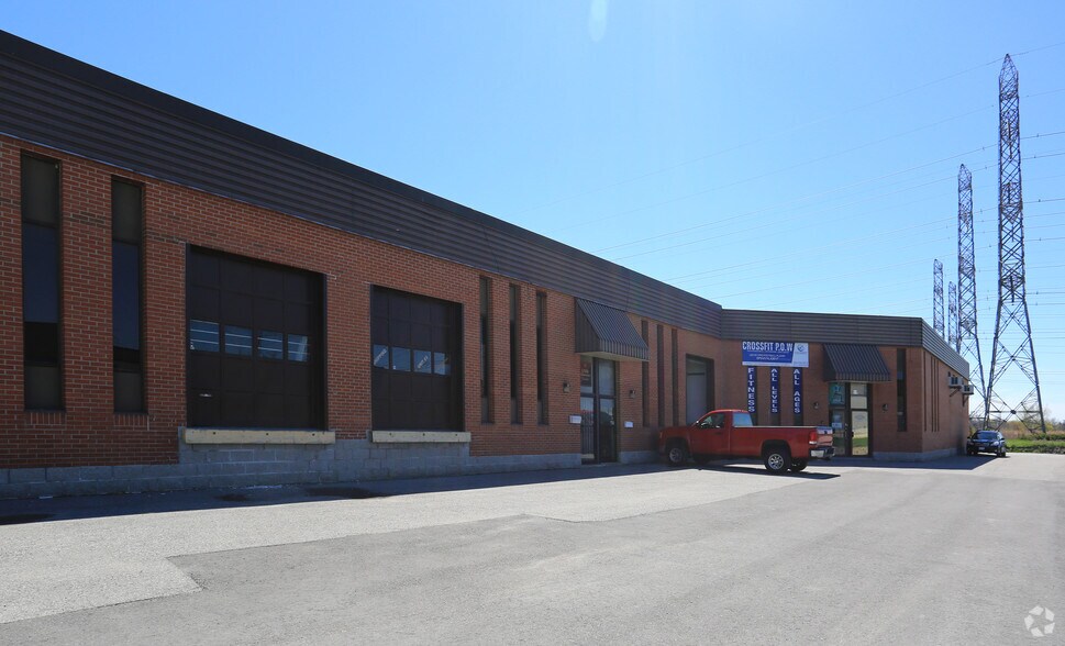 More Photos Of 926 Dillingham Rd, Pickering Warehouse For Lease