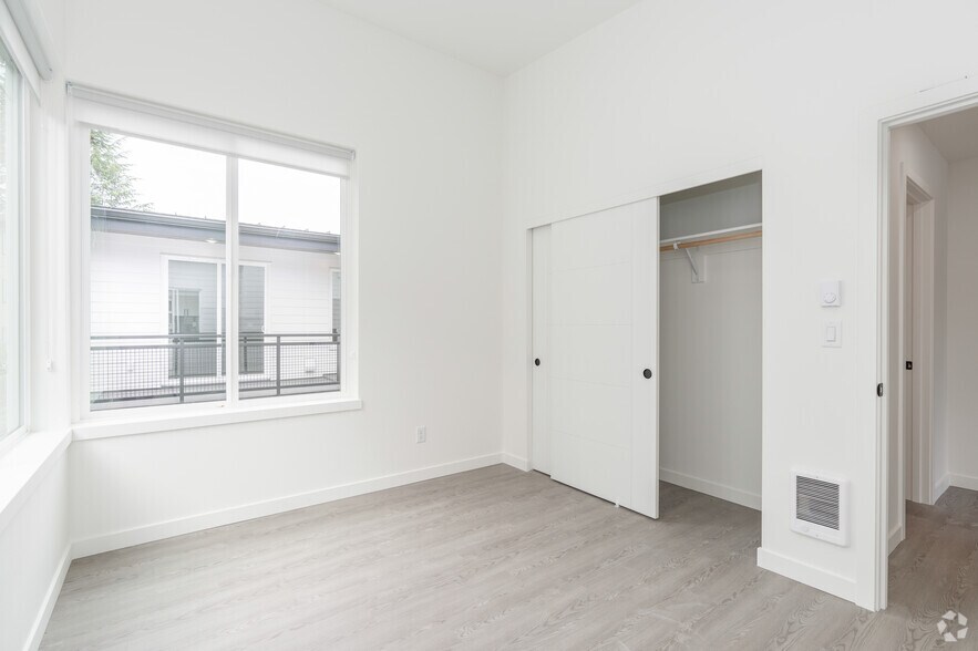 More Photos Of 3727-3755 S Hood Ave, Portland Apartments For Sale