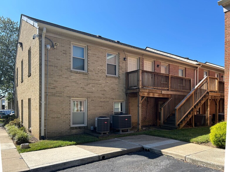 More Photos Of 15801-15811 Crabbs Branch Way, Rockville Office For Sale